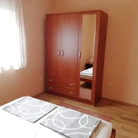 Grozdana شقة مورتير